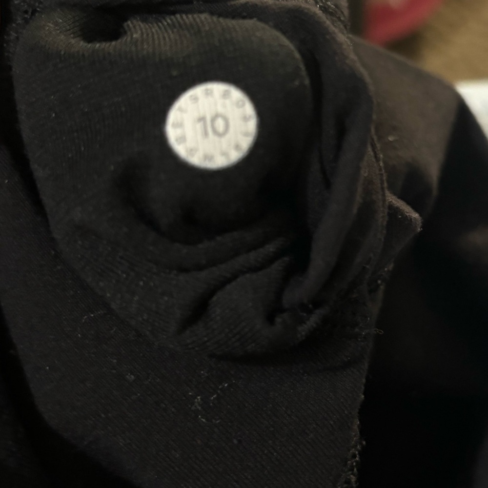 Lululemon Wunder under Cropped Leggings in Black - Picture 7 of 7